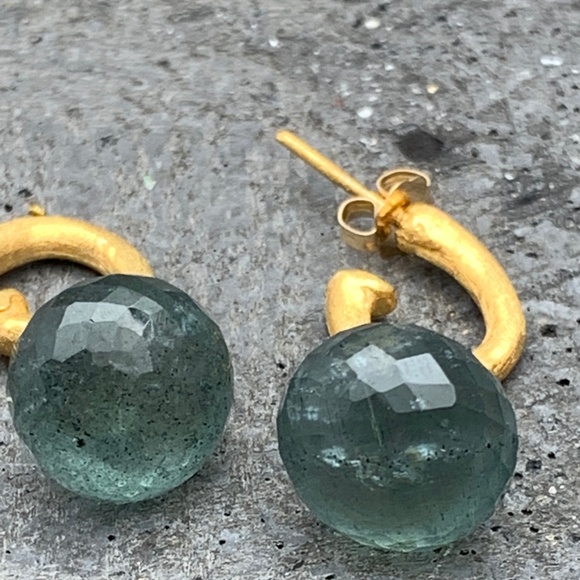 Moss Aquamarine handmade gold earrings - Picture 4 of 5